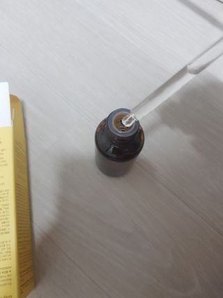 스킨큐어 산다화 비타민c 화이트닝 에센스 30ml — 5점을 준 리뷰어가 2023년 7월 올린 사용 사진