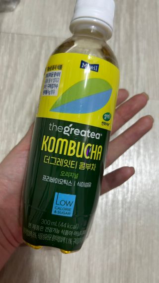 더그레잇티 콤부차 [매일유업] 더그레잇티 44kcal 콤부차 300ml *12개입 (오리지널 6개+베리리치 6개) — 5점을 준 리뷰어가 2023년 8월 올린 사용 사진