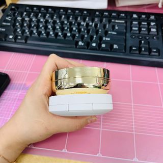 위뜨 글로시 레이어 쿠션 — 5점을 준 리뷰어가 2022년 7월 올린 사용 사진