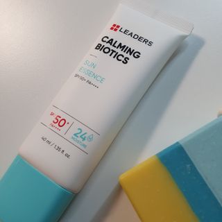리더스코스메틱 리더스 카밍 바이오틱스 선 에센스 SPF 50+ PA++++ — 5점을 준 리뷰어가 2022년 6월 올린 사용 사진
