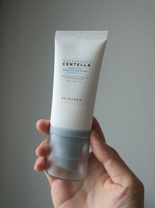 [스킨1004] 마다가스카르 센텔라 히알루-시카 워터핏 선세럼 50ml — 5점을 준 리뷰어가 2024년 5월 올린 사용 사진