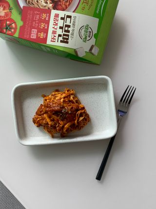 [풀무원] 식물성 저당질식 세트, 두부면 매콤라구파스타와 두부면 직화짜장 — 5점을 준 리뷰어가 2021년 3월 올린 사용 사진
