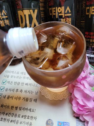 이도 발효한차 디티엑스 블랙 500ml 20병 — 5점을 준 리뷰어가 2021년 8월 올린 사용 사진
