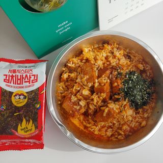 [서울시스터즈] CU 김치 4총사 세트-김치볶음밥, 김치큐브닭, 김치바삭김, 김치아몬드 — 5점을 준 리뷰어가 2021년 11월 올린 사용 사진