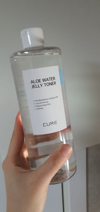 김정문알로에 큐어 큐어 알로에 워터 젤리 토너 500ml — 5점을 준 리뷰어가 2021년 4월 올린 사용 사진