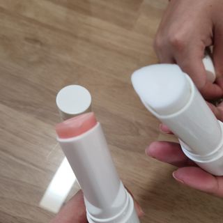 [트윙클라] 안티멜라 수딩 워터밤+안티링클 샤이닝 멀티밤 — 5점을 준 리뷰어가 2022년 6월 올린 사용 사진