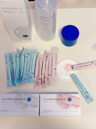 [유니자르] COSDIY    디톡 주스 토너 + 칼라민 파우터 7포 + 알란토인 파우더 7포 — 5점을 준 리뷰어가 2021년 11월 올린 사용 사진