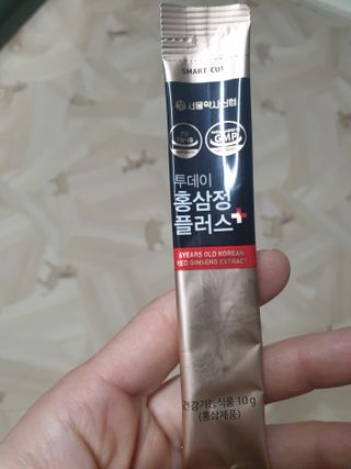 서울약사신협_투데이홍삼정플러스스틱_10g x 30포 — 5점을 준 리뷰어가 2021년 2월 올린 사용 사진