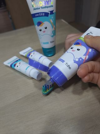 닥터데디스 안심불소 튼튼치약(청포도, 민트 중 택 1) 60g + 여행용 미니 치약 15g — 5점을 준 리뷰어가 2022년 8월 올린 사용 사진
