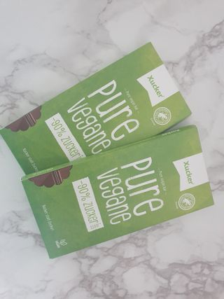 당류2g 자일리톨로 단맛을낸 슈카 퓨어비건 무설탕초콜릿 Xucker vegan 2개입 — 5점을 준 리뷰어가 2021년 4월 올린 사용 사진