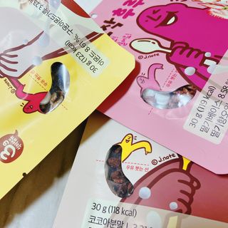 스낵스 와그작후루룩 3종_카카오2봉+아몬드2봉+딸기2봉 (총 6봉) — 5점을 준 리뷰어가 2024년 2월 올린 사용 사진