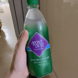몽베스트 Montbest with Sparkling water Plain 20병 — 5점을 준 리뷰어가 2022년 9월 올린 사용 사진