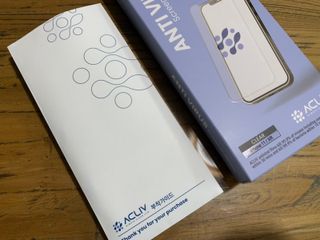 아클리브 Premium 항균 항바이러스 액정 보호필름(iPhone) — 5점을 준 리뷰어가 2022년 2월 올린 사용 사진