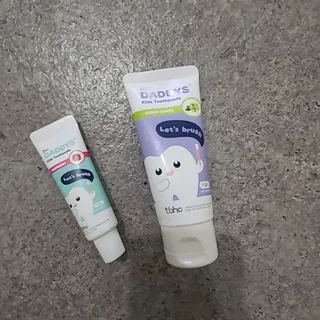 닥터데디스 안심불소 튼튼치약(청포도, 민트 중 택 1) 60g + 여행용 미니 치약 15g — 5점을 준 리뷰어가 2022년 8월 올린 사용 사진