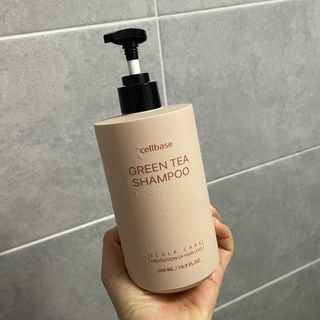 프리마인 더이상 뻣뻣하고 효과없는 탈모샴푸는 NO. 근본부터 케어하는 셀베이스 그린티샴푸(500ml) — 5점을 준 리뷰어가 2023년 4월 올린 사용 사진
