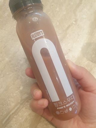 BLENDY'S 핑크 스무디+블론디 스무디 — 5점을 준 리뷰어가 2021년 9월 올린 사용 사진
