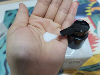 줄라이 모닝 _ JULY MORNING 줄라이모닝 하이드레이팅 퍼퓸드 바디앤핸드 에멀젼 — 4.5점을 준 리뷰어가 2021년 9월 올린 사용 사진