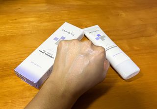 바노바기 코스메틱 바노바기 밀크씨슬 리페어 시카 선스크린 플러스 50ml — 5점을 준 리뷰어가 2023년 1월 올린 사용 사진