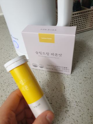 [슬림드랍 레몬맛] 건기식 다이어트 보조제 겸 비타민 — 5점을 준 리뷰어가 2022년 1월 올린 사용 사진