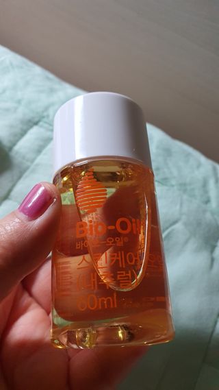 바이오오일 [바이오-오일] 스킨케어 오일 내추럴 60ml — 5점을 준 리뷰어가 2021년 6월 올린 사용 사진