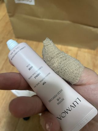 러브모아 향수 고체향수 승무원 고체향수 바르는 향수 니치향수 도손 우드세이지 앤 씨솔트 — 5점을 준 리뷰어가 2022년 11월 올린 사용 사진
