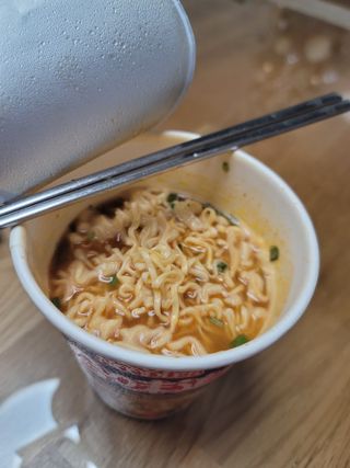 NISSIN 닛신 컵누들  4종 - 씨푸드오리지날, 씨푸드 스파이시, 씨푸드 커리, 씨푸드 XO소스 — 5점을 준 리뷰어가 2022년 11월 올린 사용 사진