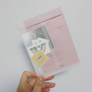 카우아이 필라테스 기어 / 스튜디오 운동을 도와주는 일체형 논슬립 발가락 양말 — 4점을 준 리뷰어가 2021년 1월 올린 사용 사진