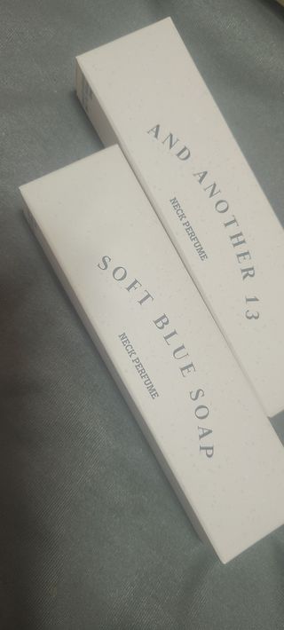 멈칫(MUMCHIT) 넥퍼퓸 NECKPERFUME 2가지 향 — 5점을 준 리뷰어가 2021년 11월 올린 사용 사진