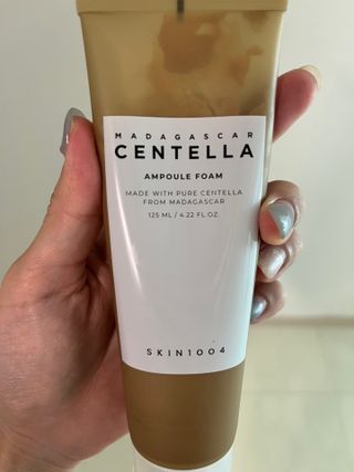 스킨1004 [SKIN1004] 마다가스카르 센텔라 앰플 폼 125ml — 5점을 준 리뷰어가 2024년 8월 올린 사용 사진