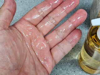 스킨1004 [SKIN1004] 마다가스카르 센텔라 라이트 클렌징 오일 200ml — 4점을 준 리뷰어가 2024년 8월 올린 사용 사진
