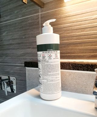 [바이오맥스] 프로코어 탈모완화샴푸 1000ml — 5점을 준 리뷰어가 2022년 8월 올린 사용 사진
