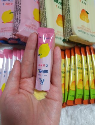 비타앤C 레몬맛, 망고맛 — 5점을 준 리뷰어가 2021년 8월 올린 사용 사진