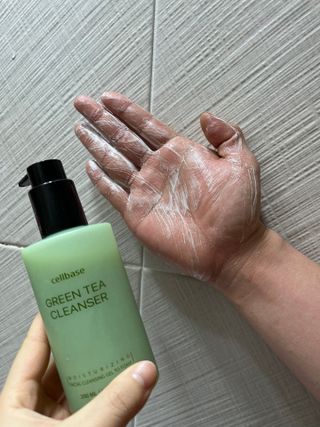 프리마인 메이크업과 들뜨는 각질까지 한방에 깐달걀로! 순하기까지한 셀베이스 그린티클렌저(200ml) — 4점을 준 리뷰어가 2023년 1월 올린 사용 사진