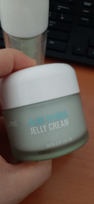 김정문알로에 큐어 큐어 알로에 리프레쉬 젤리 세럼, 큐어 알로에 하이드로 젤리 크림 — 5점을 준 리뷰어가 2021년 3월 올린 사용 사진