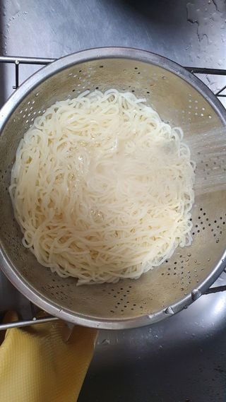 [한면원] 비빔국수 2인분 — 5점을 준 리뷰어가 2022년 8월 올린 사용 사진