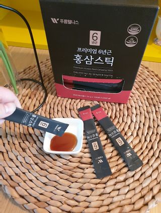 [푸름웰니스] 프리미엄 6년근 홍삼스틱 3mg x 100포 — 5점을 준 리뷰어가 2022년 4월 올린 사용 사진
