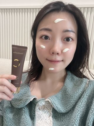 산다화 비타민C 화이트닝 크림 — 5점을 준 리뷰어가 2023년 4월 올린 사용 사진