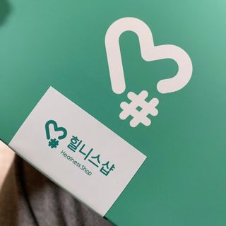 힐니스북 [힐마이넥]   거북목 통증완화를 위한 휴대용 목 안마기 — 5점을 준 리뷰어가 2022년 12월 올린 사용 사진