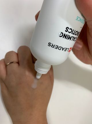 리더스코스메틱 리더스 카밍 바이오틱스 에센스 워터 — 4.5점을 준 리뷰어가 2021년 12월 올린 사용 사진
