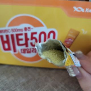 광동제약 [광동] 비타500데일리스틱 70포X2개 + 뚱랑이엽서 + 쇼핑백 증정 — 5점을 준 리뷰어가 2022년 1월 올린 사용 사진