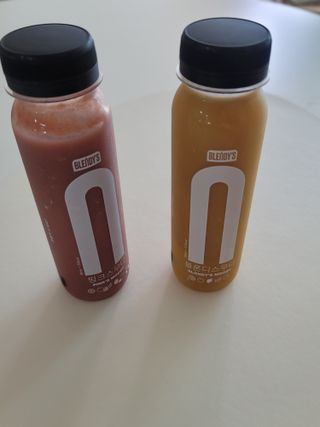 BLENDY'S 핑크 스무디+블론디 스무디 — 4점을 준 리뷰어가 2021년 9월 올린 사용 사진