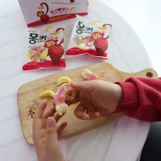 폭신 쫄깃 식감 로맨스, 몽키나나 젤리 8봉지 — 5점을 준 리뷰어가 2021년 3월 올린 사용 사진