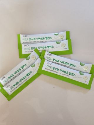 아임오 풋사과 식이섬유 밸런스 젤리 14포 — 5점을 준 리뷰어가 2021년 6월 올린 사용 사진