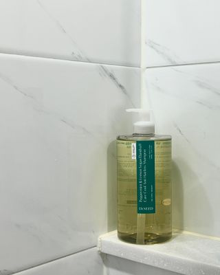 닥터시드 페퍼민트 앤 레몬 비건 비듬케어 쿨 탈모 샴푸 (1000ml) — 5점을 준 리뷰어가 2024년 2월 올린 사용 사진
