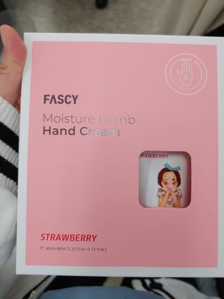 파시 FASCY 高保湿ハンドクリーム40ml+80ml セット — 5점을 준 리뷰어가 2021년 6월 올린 사용 사진