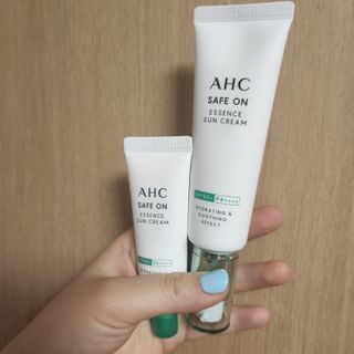 [AHC] 세이프온 에센스 선크림 올리브영 스페셜 증정 기획세트 — 4.5점을 준 리뷰어가 2022년 6월 올린 사용 사진