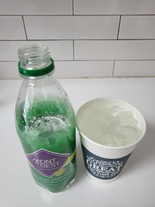 몽베스트 Montbest with Sparkling water Lemon OR Lime 20병(랜덤) — 4점을 준 리뷰어가 2021년 10월 올린 사용 사진