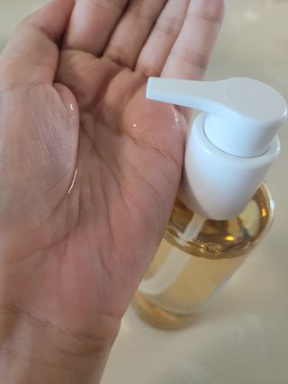 스킨1004 [SKIN1004] 마다가스카르 센텔라 라이트 클렌징 오일 200ml — 4.5점을 준 리뷰어가 2024년 7월 올린 사용 사진