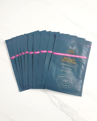 미카엘의 시크릿 노트 Chapter 1. 뷰티 밤 마스크 2box(1box,5매) — 5점을 준 리뷰어가 2022년 10월 올린 사용 사진