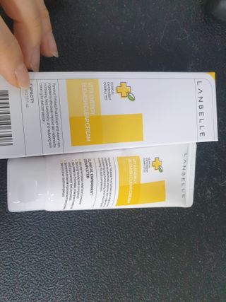 랑벨 비타 에너지 잡티 크림 75ml (피부 속 기미완화크림) — 5점을 준 리뷰어가 2022년 6월 올린 사용 사진